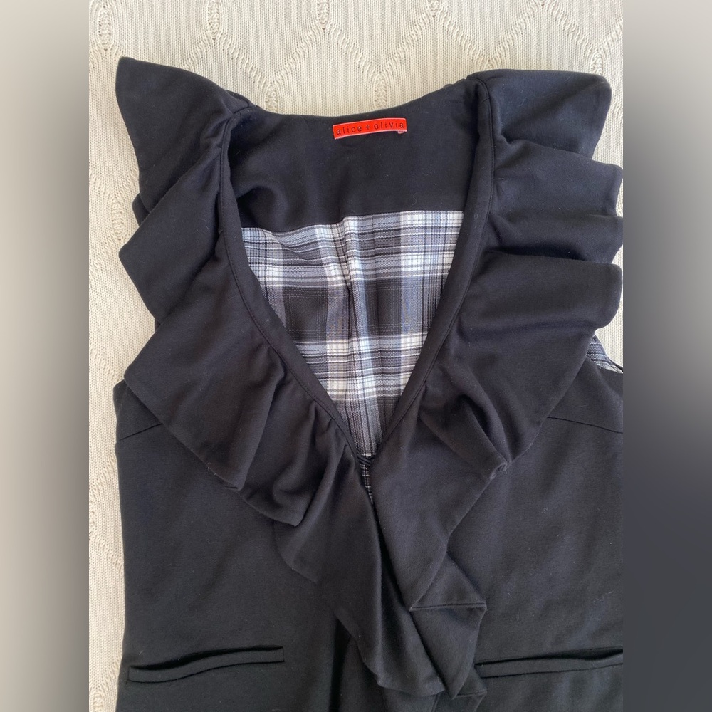 Alice + Olivia Black Ruffle-Trim Vest - Picture 2 of 8